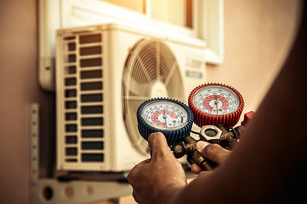 Professional Hvac technician working in Riverside, TX